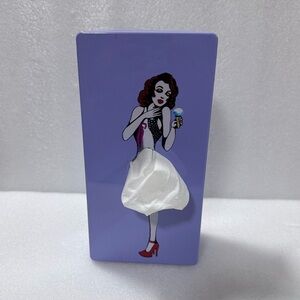 Flying Skirt® Tissue Box - The award-winning original lady skirt